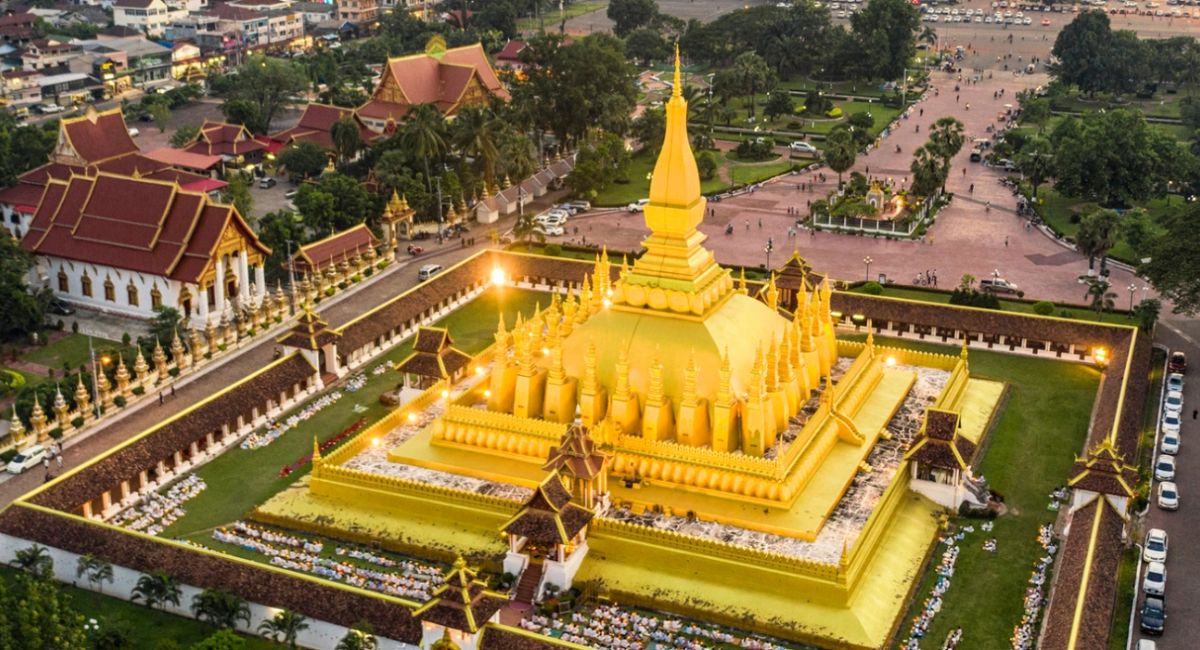 CHÙA PHRA THAT LUANG – BIỂU TƯỢNG TÂM LINH LINH THIÊNG CỦA LÀO